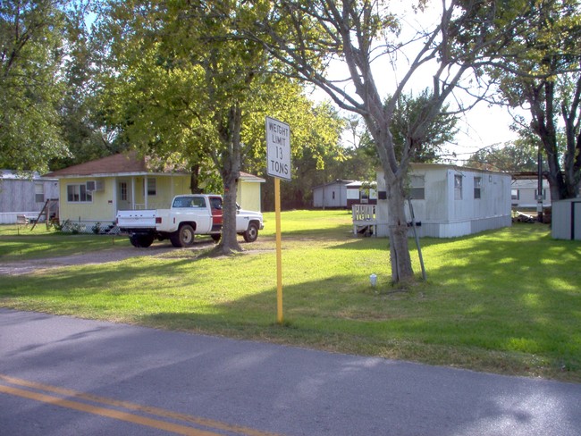 Foto del edificio - Manny's Mobile Home Park