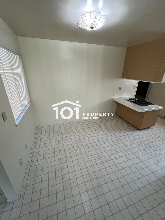 Building Photo - Spacious 3-Bedroom Home Near the Beach — Santa Barbara Shores