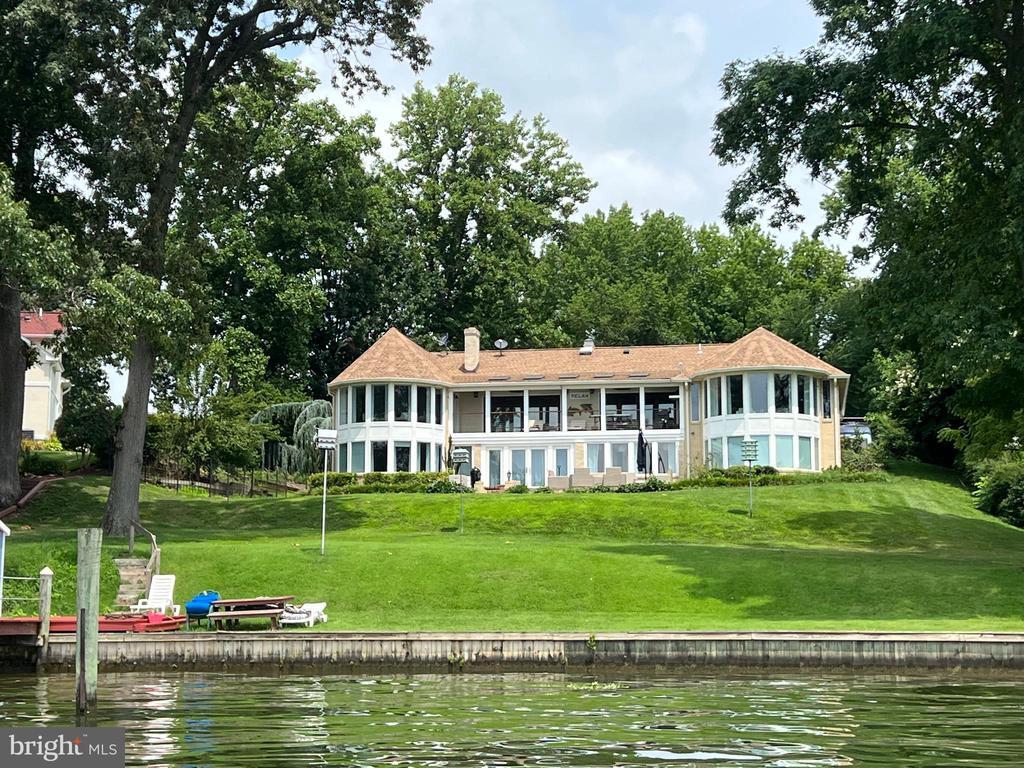 Primary Photo - 5837 River Dr