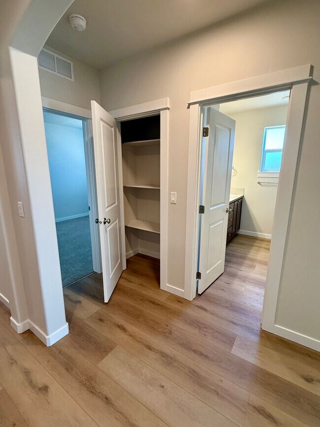 Foto del edificio - Welcome home! 4 bed 2 bath in Caldwell Idaho