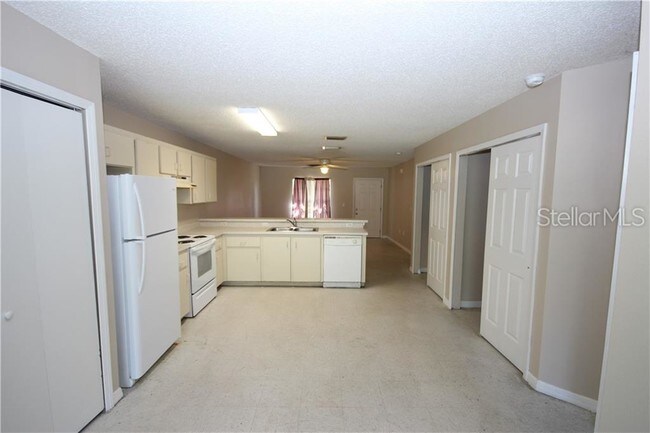 Foto del edificio - 550 Imperial Pl