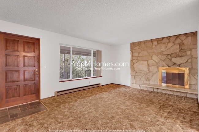 Building Photo - Two Bedroom Escape in the Heart of Oregon City! NEW PHOTOS