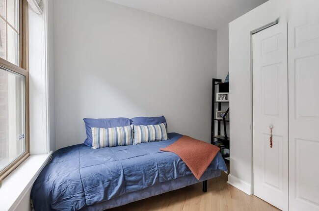 Foto del edificio - 5331 S Harper Ave