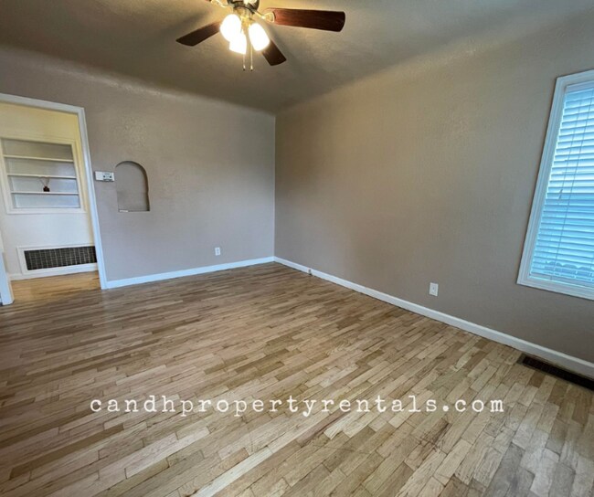 Building Photo - 234 Custer Avenue