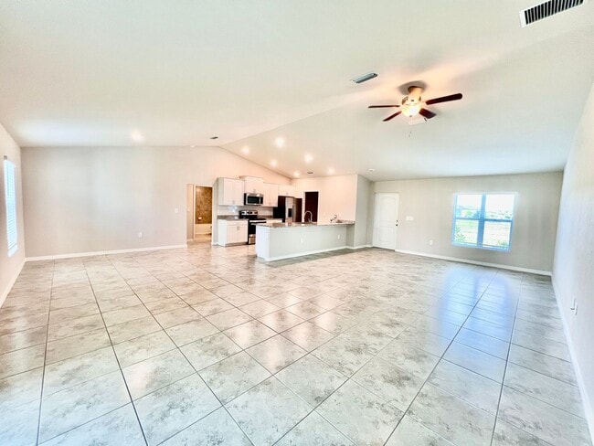 Building Photo - Stunning 3-Bedroom Single Family Home with...