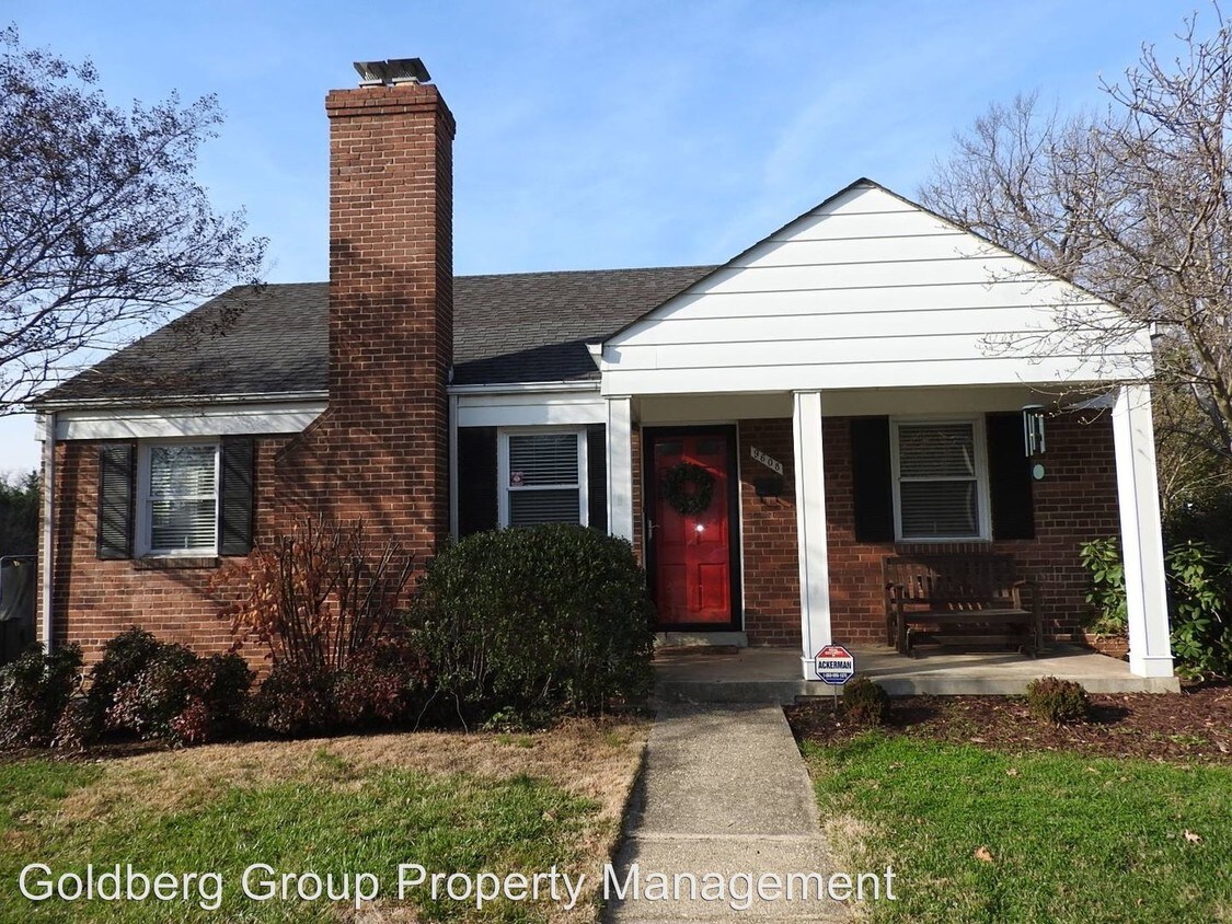 Primary Photo - 9608 Evergreen St