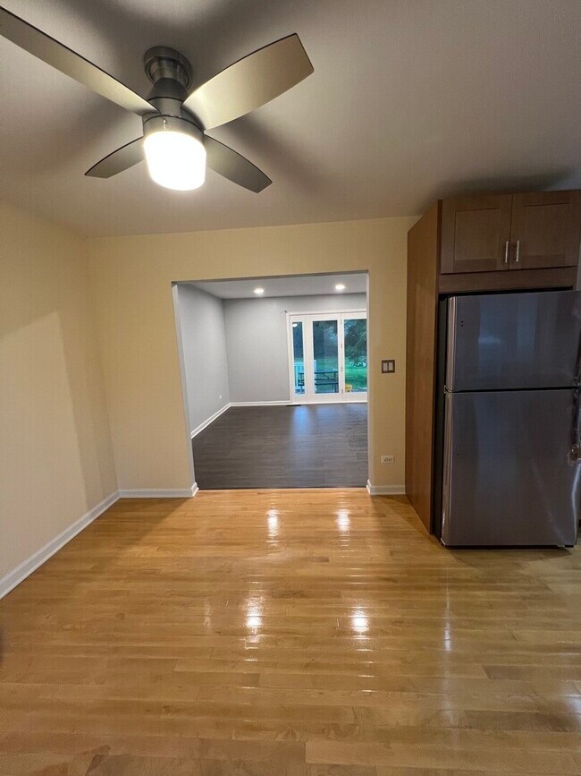 Foto del edificio - 8406 Russell St