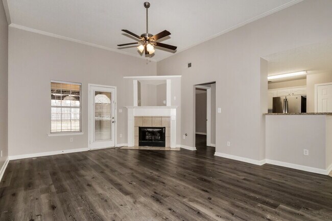 Building Photo - 115 Mossy Springs Dr