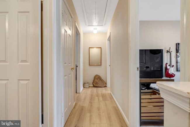 Building Photo - 14831 Basingstoke Loop