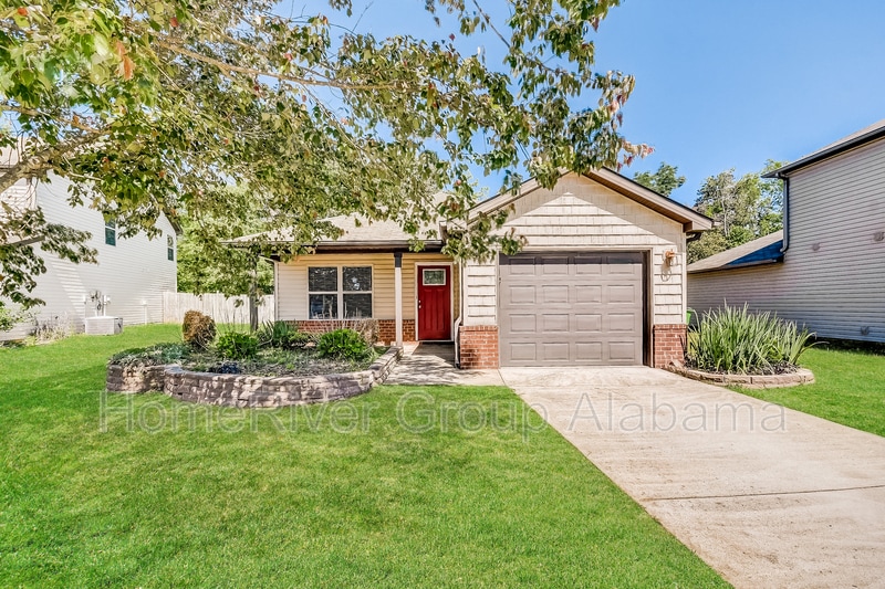 Primary Photo - 200 Briar Ridge Ln