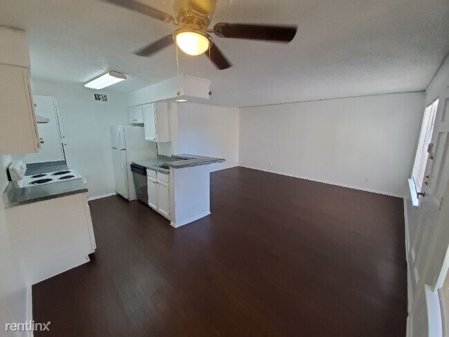 Building Photo - 3624 Parkridge Dr
