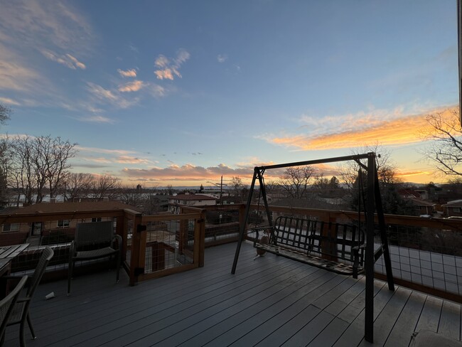 Building Photo - 2500 Winona Ct