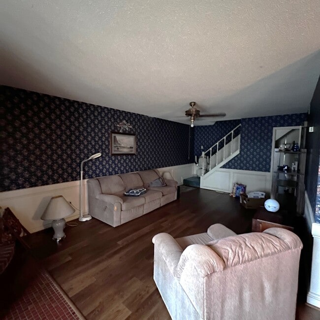 Foto del edificio - 306 Thomas Jefferson Dr