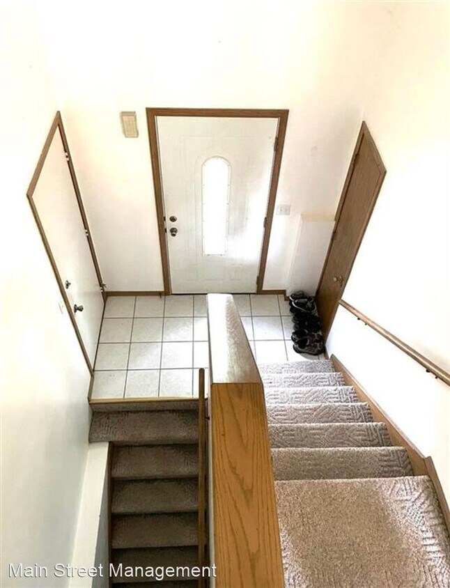 Foto principal - 2 br, 1.5 bath House - 1002 Green Ridge Dr.