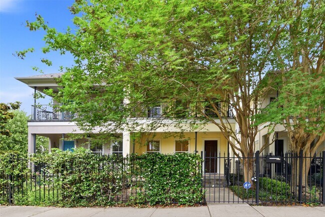 Foto del edificio - 4424 Blossom St