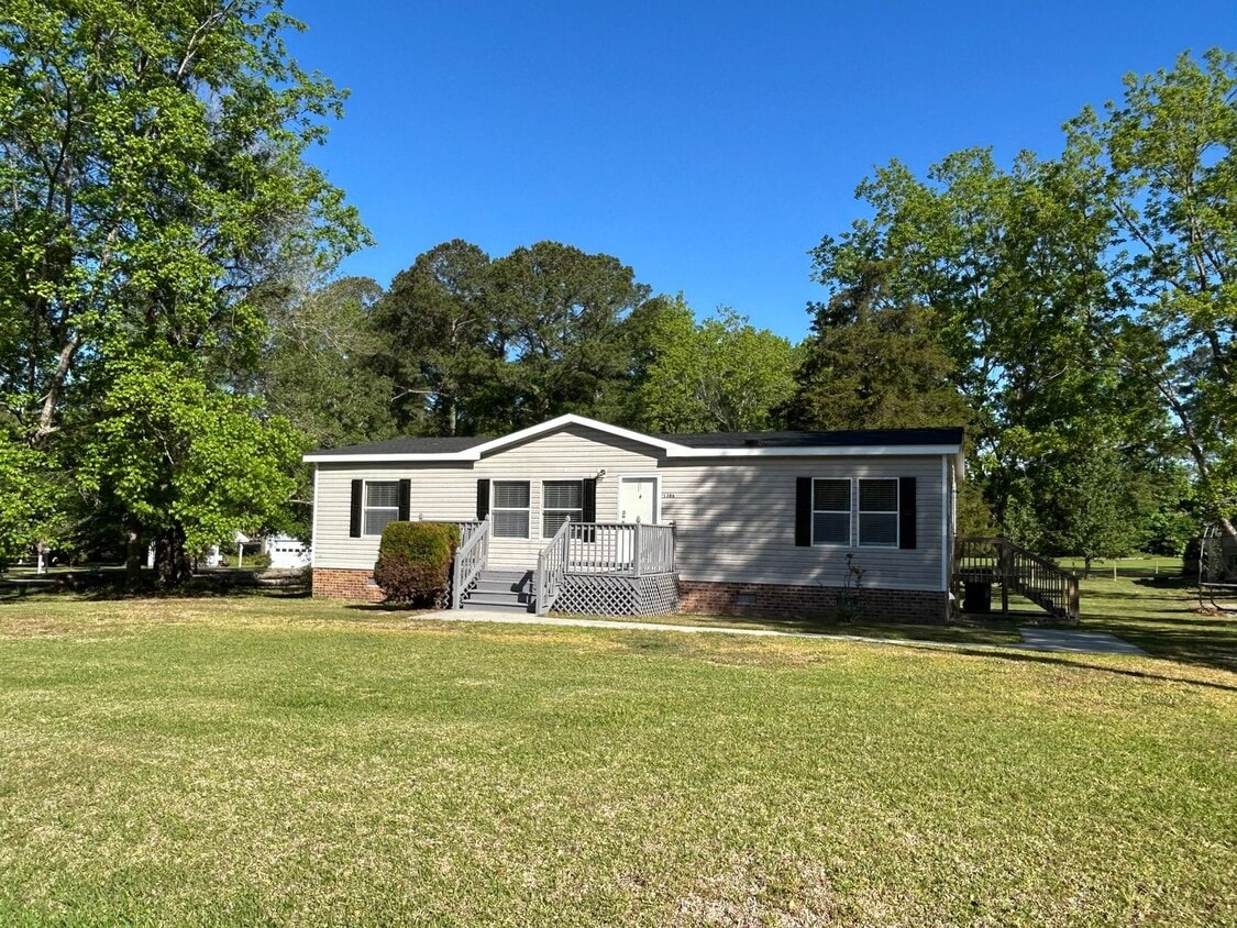 Introducing this newly remodeled 3 Bedroom 2 Bathroom home on large lot. - Introducing this newly remodeled 3 Bedroom 2 Bathroom home on large lot.