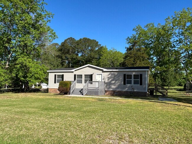 Introducing this newly remodeled 3 Bedroom 2 Bathroom home on large lot. - Introducing this newly remodeled 3 Bedroom 2 Bathroom home on large lot.