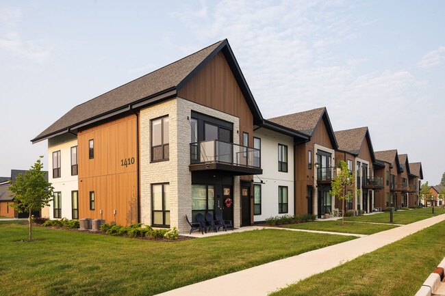 0-3 - Norden Range Apartments