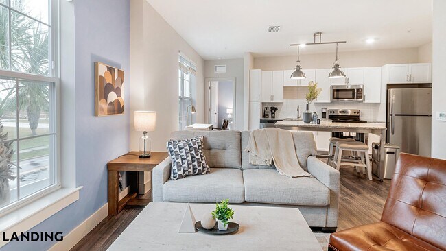 Foto del edificio - 5885 Lakehurst Dr