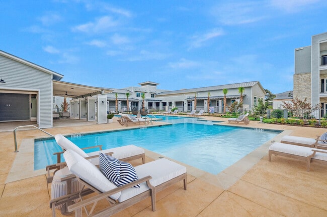 Building Photo - Legacy at Veramendi