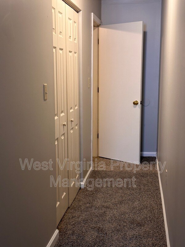 Foto del edificio - 104 N 8th St