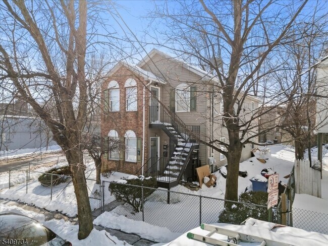 Foto del edificio - 17 Holsman St