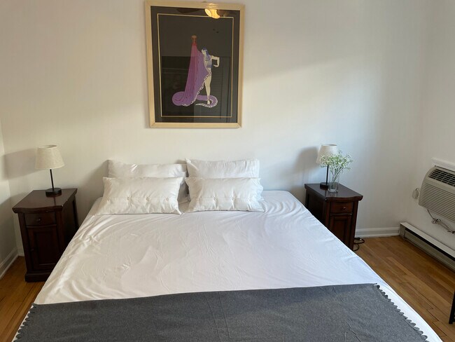 3E - 506 W Deming Pl