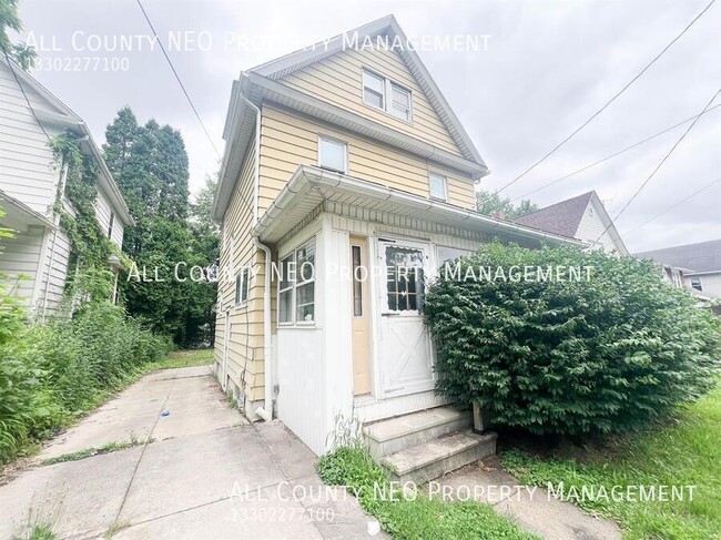 Building Photo - 421 E Thornton St