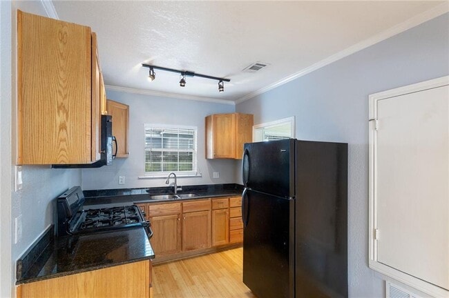 Building Photo - 74 Julius St