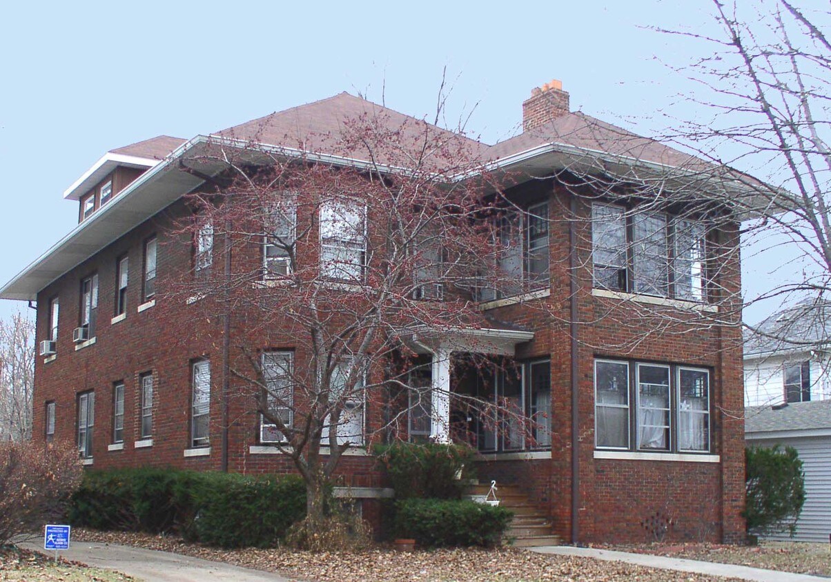 Primary Photo - 811 S State St