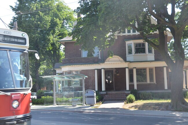 TTC Stop in front - 443 Broadview Av