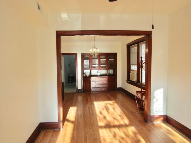 Foto del edificio - 1439 N Ridgeway Ave