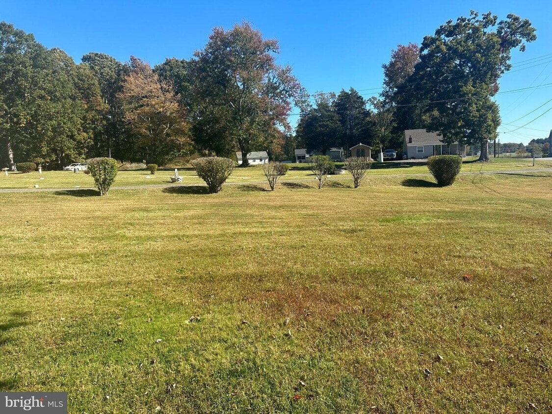 Building Photo - 44980 Hewitt Rd