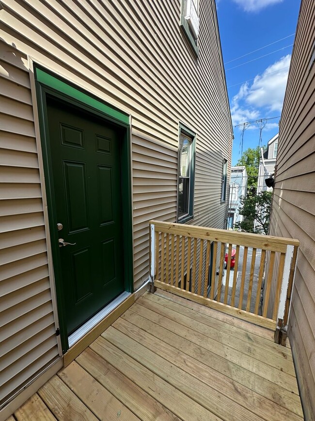 Building Photo - 1109 Belvedere St