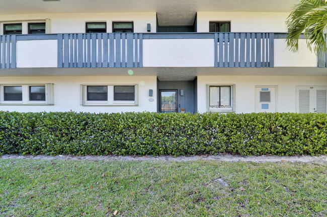 Foto del edificio - 175 SE St Lucie Blvd