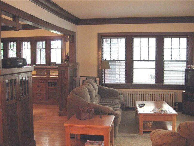 Living room - 3345 Emerson Ave S