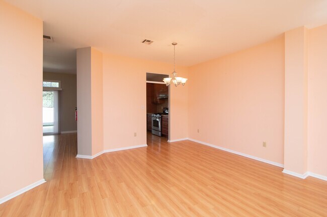 Building Photo - 104 Ashford Dr