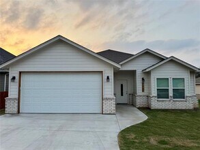 Building Photo - 2817 Steepleridge Cir