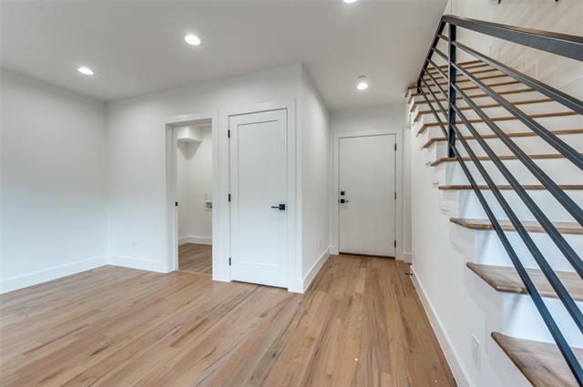 Building Photo - 4631 Belmont Ave