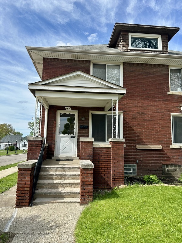 Primary Photo - 162 Labadie St
