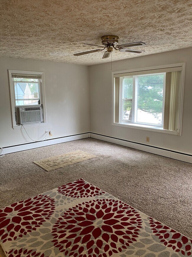 Building Photo - 1000 Linda Lee Drive, Unit 1002A