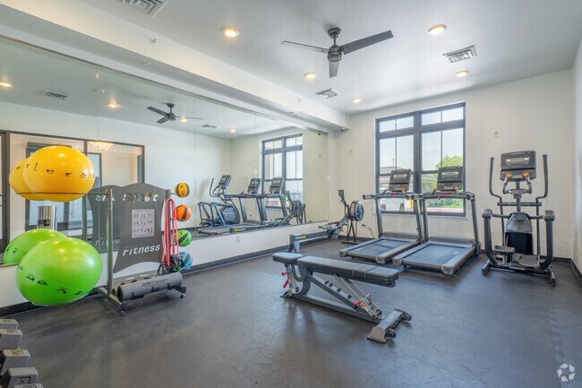 Gimnasio - Pewit&#39;s Landing 2 LLC