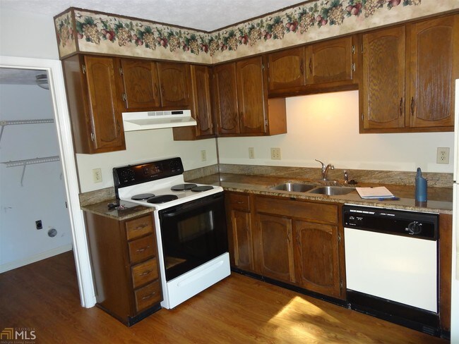 Building Photo - 180 Hunters Cove