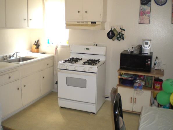 Kitchen - 2000 Linden St