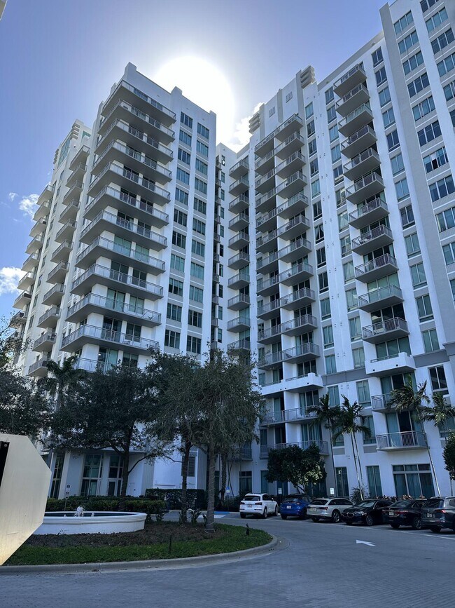 Building Photo - 300 S Australian Ave