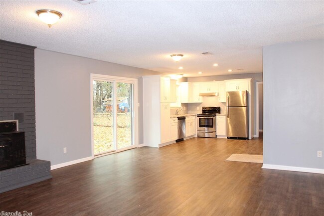 Building Photo - 24 Barnwell Dr