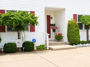 Building Photo - 3502-12-3512 Plum St