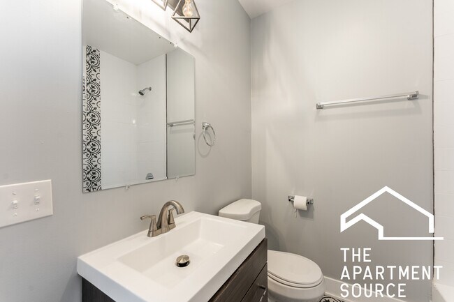 Foto del edificio - 1624 W Beach Ave