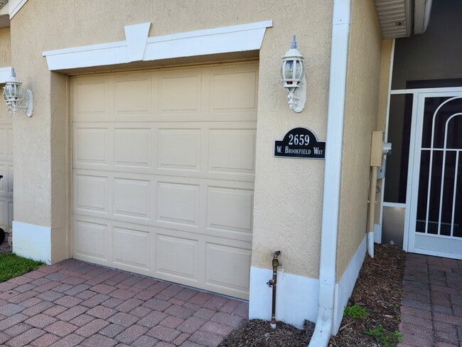 Building Photo - 2659 W Brookfield Way