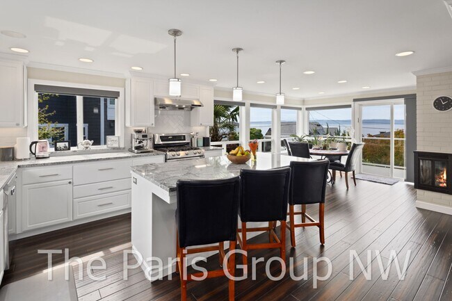 Foto del edificio - Stunning Normandy Park Home * Panoramic Water Views * Access to The Cove * A/C & EV Charger